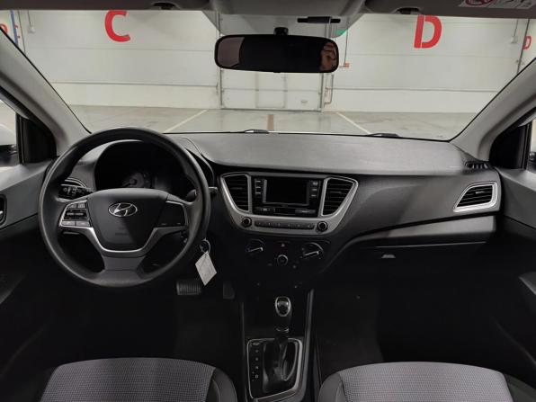 Hyundai Solaris II Рестайлинг с пробегом 2021 года, цена 1 410 000 рублей, 62639 км, седан, Автокод Объявления