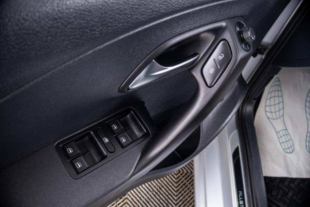 Volkswagen Polo V Рестайлинг Пермь  - изображение 22