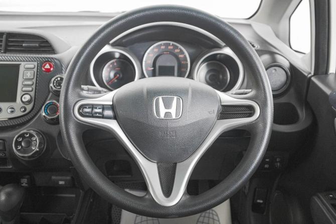 Honda Fit II с пробегом 2009 года, цена 799 000 рублей, 142000 км, хэтчбек, Автокод Объявления