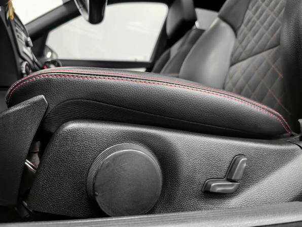 Mercedes-Benz C-Класс III (W204) Рестайлинг с пробегом 2012 года, цена 1 550 000 рублей, 140000 км, седан, Автокод Объявления