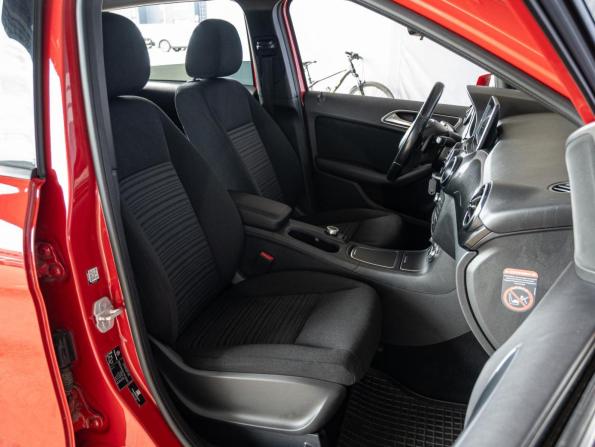 Mercedes-Benz B-Класс II (W246) Рестайлинг с пробегом 2015 года, цена 1 345 500 рублей, 86484 км, хэтчбек, Автокод Объявления
