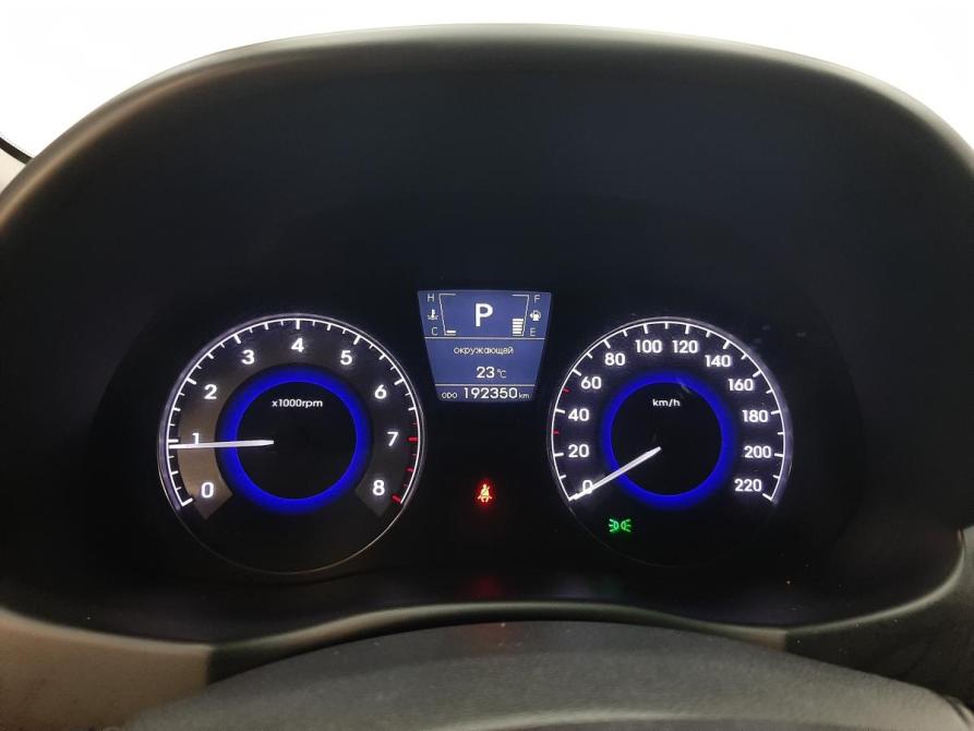 Hyundai Solaris I Москва  - изображение 8