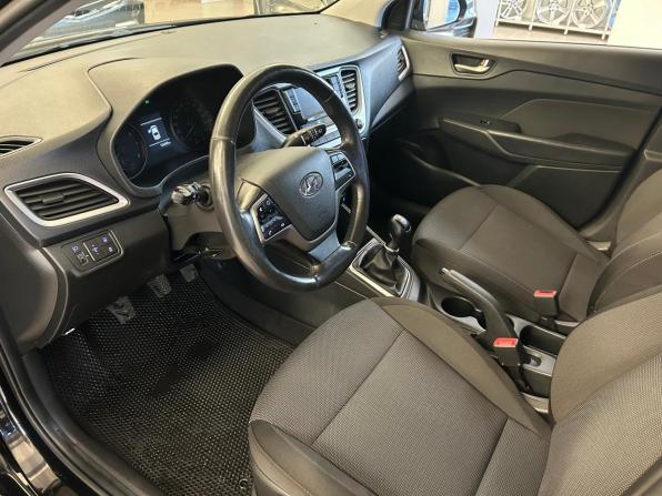 Hyundai Solaris II с пробегом 2018 года, цена 1 219 000 рублей, 136005 км, седан, Автокод Объявления
