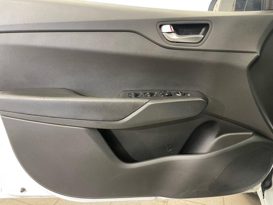 Hyundai Solaris II Санкт-Петербург  - изображение 22