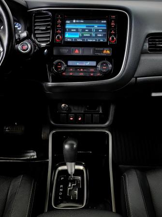 Mitsubishi Outlander III Рестайлинг 2 с пробегом 2017 года, цена 1 717 000 рублей, 191291 км, внедорожник, Автокод Объявления