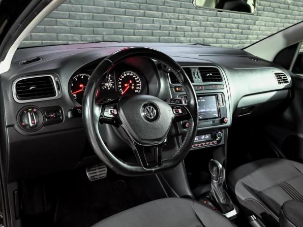 Volkswagen Polo V Рестайлинг с пробегом 2016 года, цена 1 290 000 рублей, 90671 км, седан, Автокод Объявления
