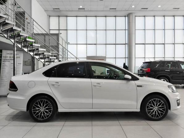 Volkswagen Polo V Рестайлинг с пробегом 2018 года, цена 1 050 000 рублей, 187000 км, седан, Автокод Объявления