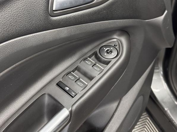 Ford Kuga II Рестайлинг с пробегом 2017 года, цена 1 749 000 рублей, 147203 км, внедорожник, Автокод Объявления