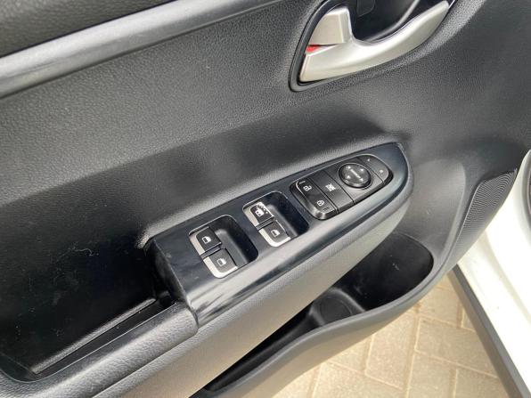 Kia Rio IV с пробегом 2018 года, цена 1 485 000 рублей, 118134 км, хэтчбек, Автокод Объявления