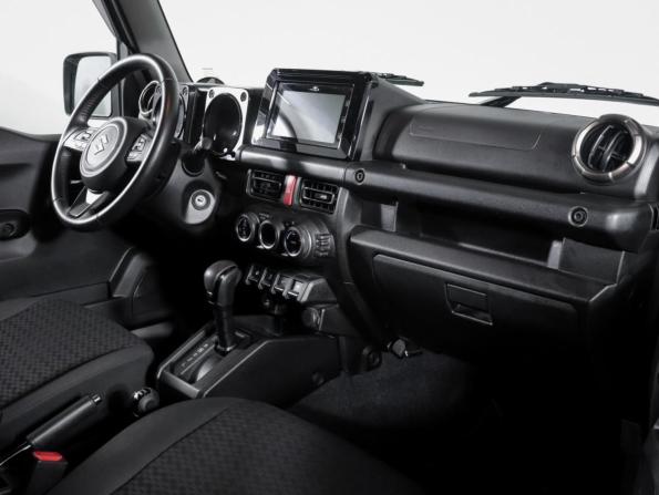 Suzuki Jimny IV с пробегом 2020 года, цена 3 269 000 рублей, 33000 км, внедорожник, Автокод Объявления