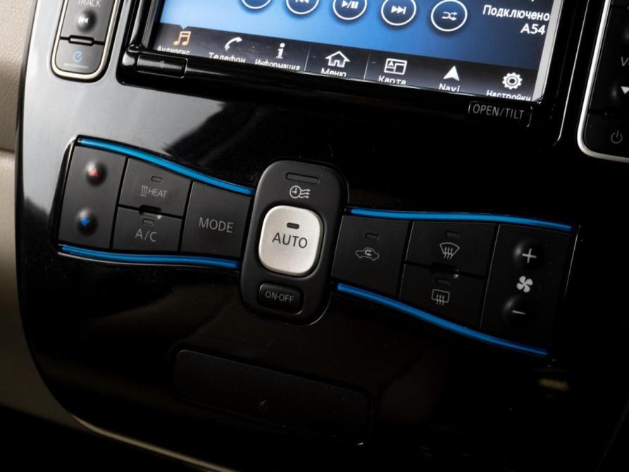 Nissan Leaf I (ZE0/AZE0) Тюмень  - изображение 12