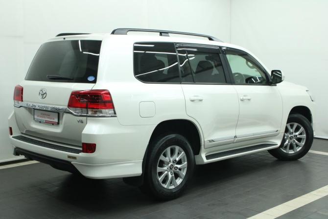 Toyota Land Cruiser 200 Series Рестайлинг 2 с пробегом 2017 года, цена 7 149 000 рублей, 38432 км, внедорожник, Автокод Объявления