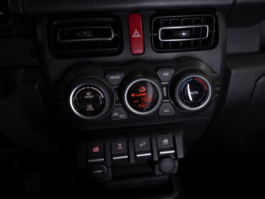 Suzuki Jimny IV Москва  - изображение 14