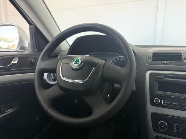 Skoda Octavia II (A5) Рестайлинг с пробегом 2013 года, цена 1 099 000 рублей, 169900 км, лифтбек, Автокод Объявления