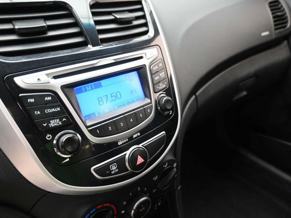 Hyundai Solaris I Рестайлинг с пробегом 2015 года, цена 1 049 000 рублей, 81601 км, седан, Автокод Объявления