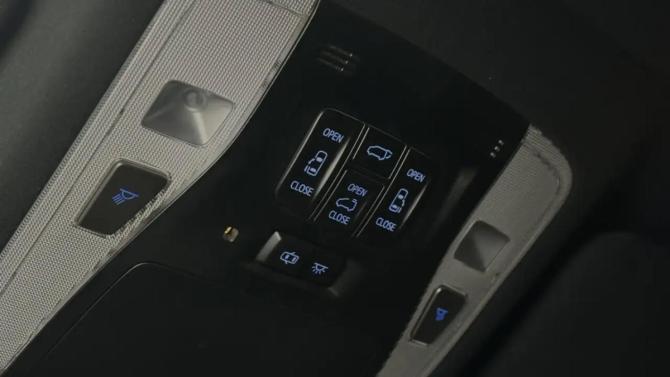 Toyota Alphard III с пробегом 2015 года, цена 3 250 000 рублей, 376772 км, минивэн, Автокод Объявления