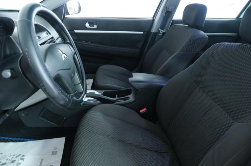 Mitsubishi Galant IX Рестайлинг Омск  - изображение 8
