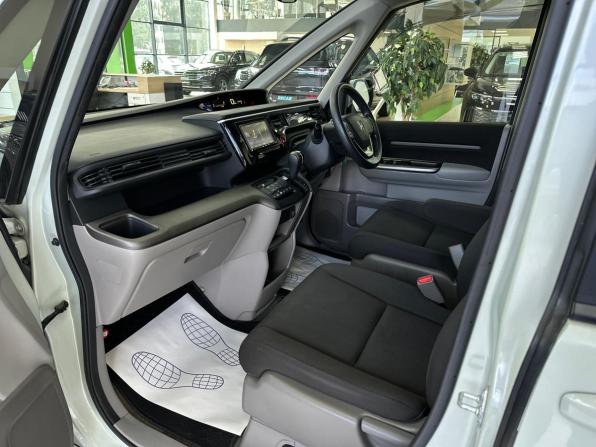 Honda Stepwgn V с пробегом 2017 года, цена 1 790 000 рублей, 85031 км, минивэн, Автокод Объявления