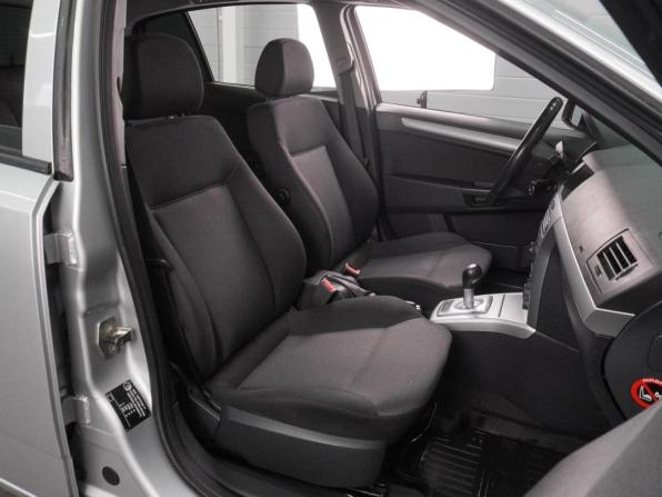 Opel Astra H Рестайлинг с пробегом 2012 года, цена 649 000 рублей, 176975 км, хэтчбек, Автокод Объявления