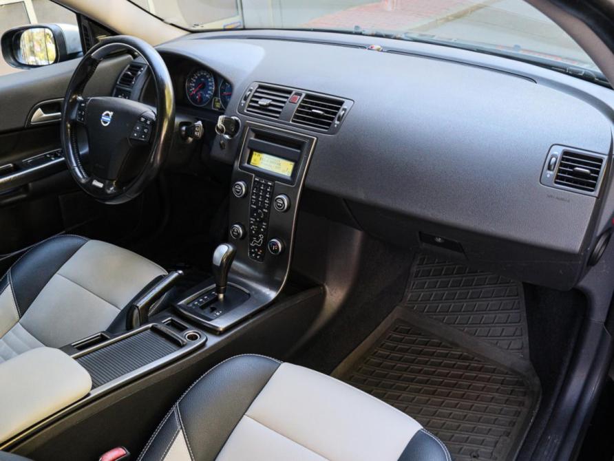 Volvo C30 I Москва  - изображение 7
