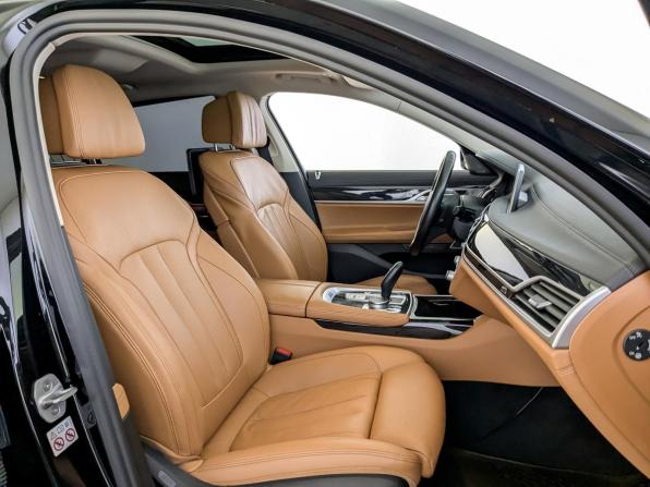 BMW 7 серии VI (G11/G12) Рестайлинг с пробегом 2020 года, цена 4 500 000 рублей, 180236 км, седан, Автокод Объявления