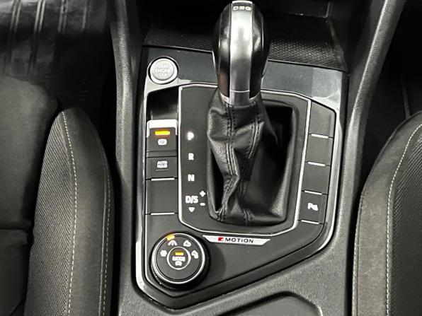 Volkswagen Tiguan II с пробегом 2018 года, цена 2 900 000 рублей, 161610 км, внедорожник, Автокод Объявления