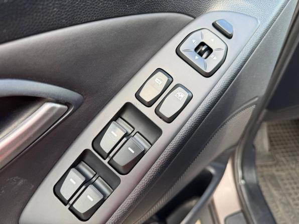Hyundai ix35 I с пробегом 2011 года, цена 995 000 рублей, 220000 км, внедорожник, Автокод Объявления