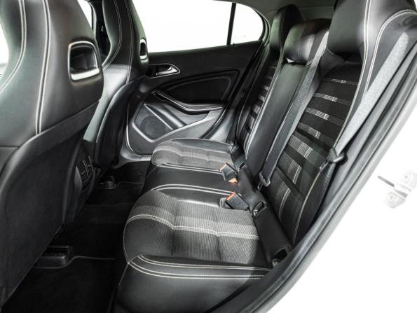 Mercedes-Benz GLA I (X156) Рестайлинг с пробегом 2019 года, цена 2 499 700 рублей, 103595 км, внедорожник, Автокод Объявления