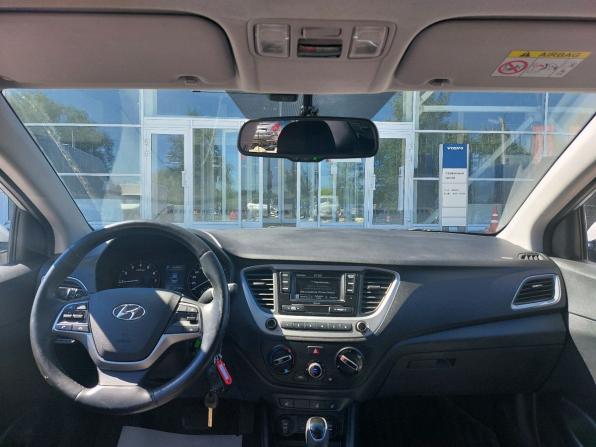 Hyundai Solaris II с пробегом 2017 года, цена 1 230 000 рублей, 121486 км, седан, Автокод Объявления