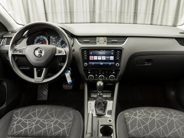 Skoda Octavia III (A7) Рестайлинг с пробегом 2019 года, цена 2 330 000 рублей, 85355 км, лифтбек, Автокод Объявления