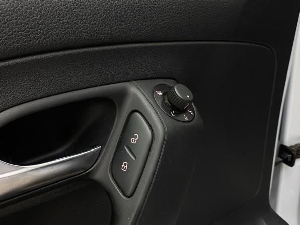 Volkswagen Polo V Рестайлинг с пробегом 2019 года, цена 975 000 рублей, 100565 км, седан, Автокод Объявления