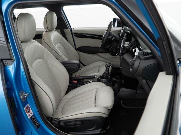 Mini Hatch III (F55/F56) с пробегом 2016 года, цена 2 085 055 рублей, 103867 км, хэтчбек, Автокод Объявления