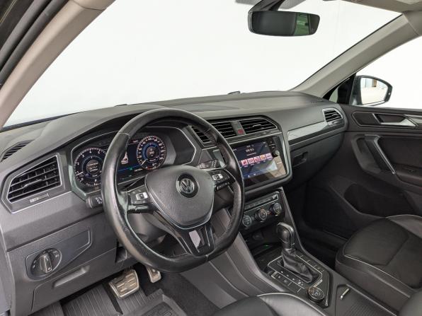 Volkswagen Tiguan II с пробегом 2018 года, цена 2 355 000 рублей, 102720 км, внедорожник, Автокод Объявления