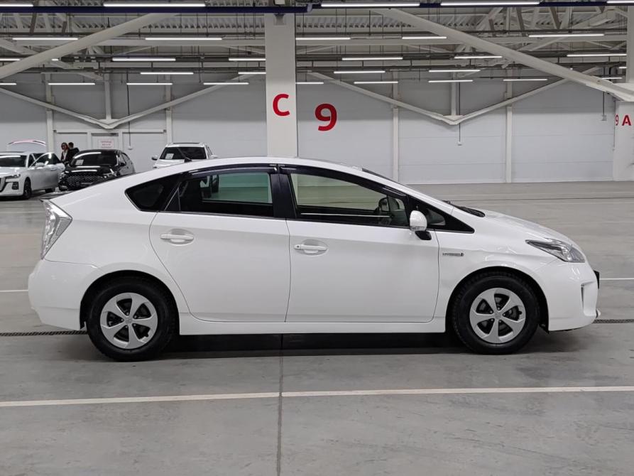 Toyota Prius III Рестайлинг (XW30) Казань  - изображение 5