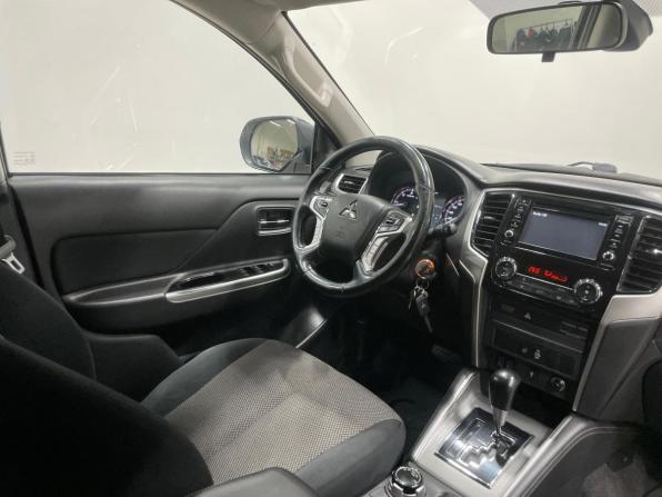 Mitsubishi L200 V Рестайлинг с пробегом 2019 года, цена 2 930 000 рублей, 182000 км, пикап, Автокод Объявления