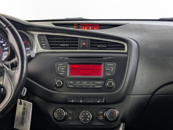 Kia Ceed II Рестайлинг с пробегом 2018 года, цена 1 300 000 рублей, 171570 км, универсал, Автокод Объявления