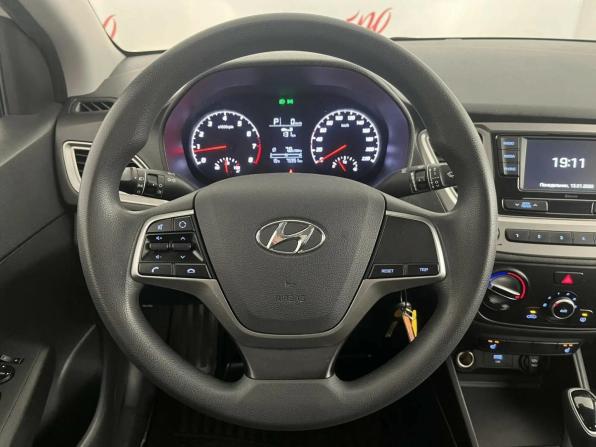 Hyundai Solaris II Рестайлинг с пробегом 2022 года, цена 1 589 000 рублей, 75906 км, седан, Автокод Объявления