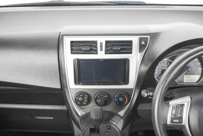 Toyota Ractis II с пробегом 2012 года, цена 919 000 рублей, 30000 км, хэтчбек, Автокод Объявления