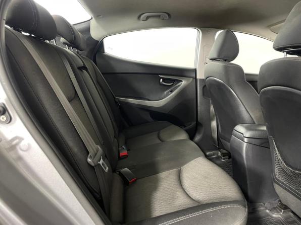Hyundai Elantra V (MD) с пробегом 2012 года, цена 900 000 рублей, 131000 км, седан, Автокод Объявления