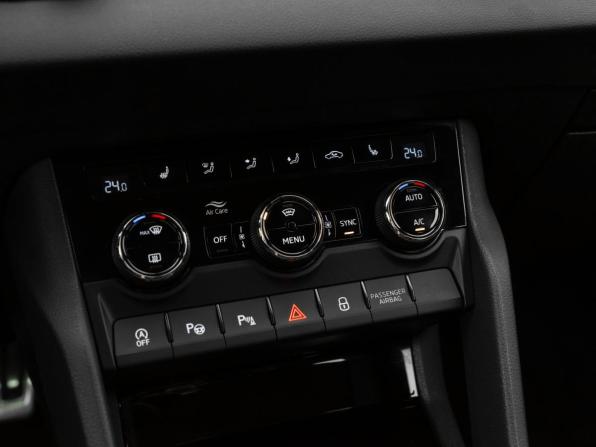 Skoda Karoq I с пробегом 2021 года, цена 2 795 000 рублей, 89421 км, внедорожник, Автокод Объявления