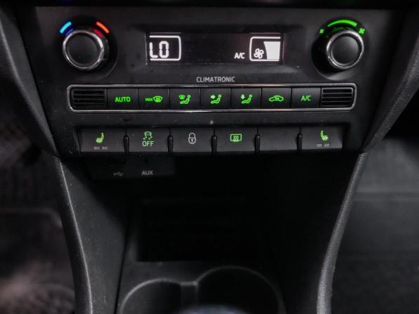 Skoda Rapid I с пробегом 2014 года, цена 811 000 рублей, 225000 км, лифтбек, Автокод Объявления