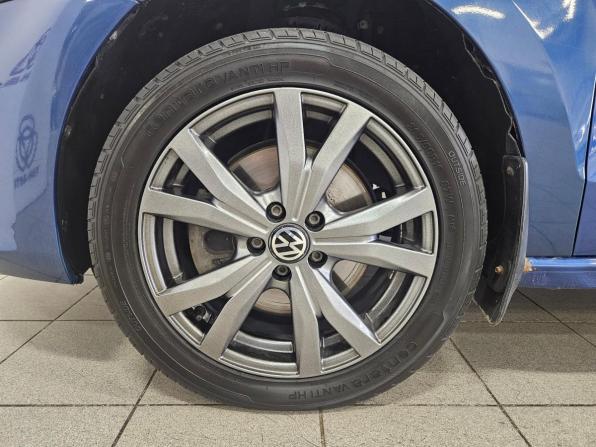 Volkswagen Polo V Рестайлинг с пробегом 2018 года, цена 1 015 000 рублей, 149601 км, седан, Автокод Объявления