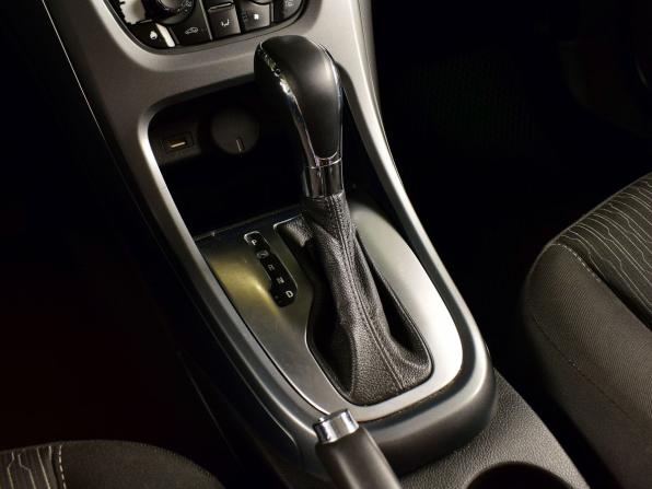 Opel Astra J Рестайлинг с пробегом 2014 года, цена 945 995 рублей, 116605 км, седан, Автокод Объявления