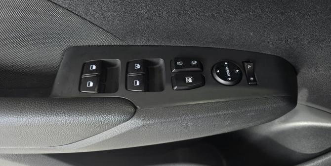 Hyundai Solaris II с пробегом 2018 года, цена 1 349 000 рублей, 141164 км, седан, Автокод Объявления