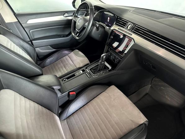 Volkswagen Passat B8 с пробегом 2017 года, цена 1 997 000 рублей, 142575 км, седан, Автокод Объявления