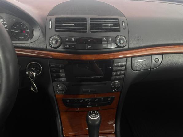Mercedes-Benz E-Класс III (W211 S211) Рестайлинг с пробегом 2006 года, цена 1 100 000 рублей, 177932 км, седан, Автокод Объявления