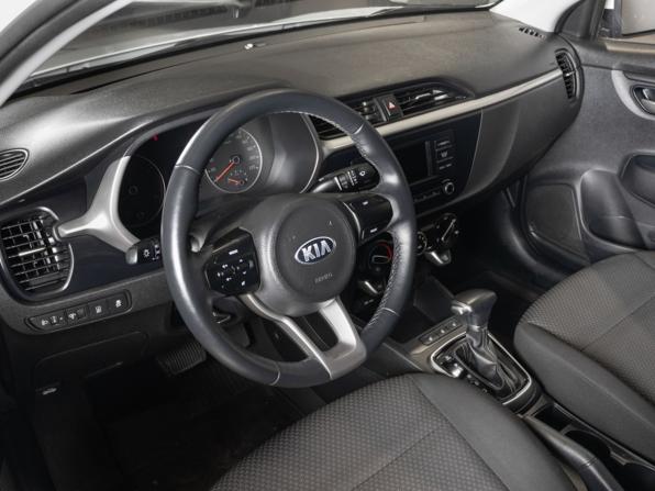 Kia Rio IV Рестайлинг с пробегом 2020 года, цена 1 420 000 рублей, 75000 км, седан, Автокод Объявления