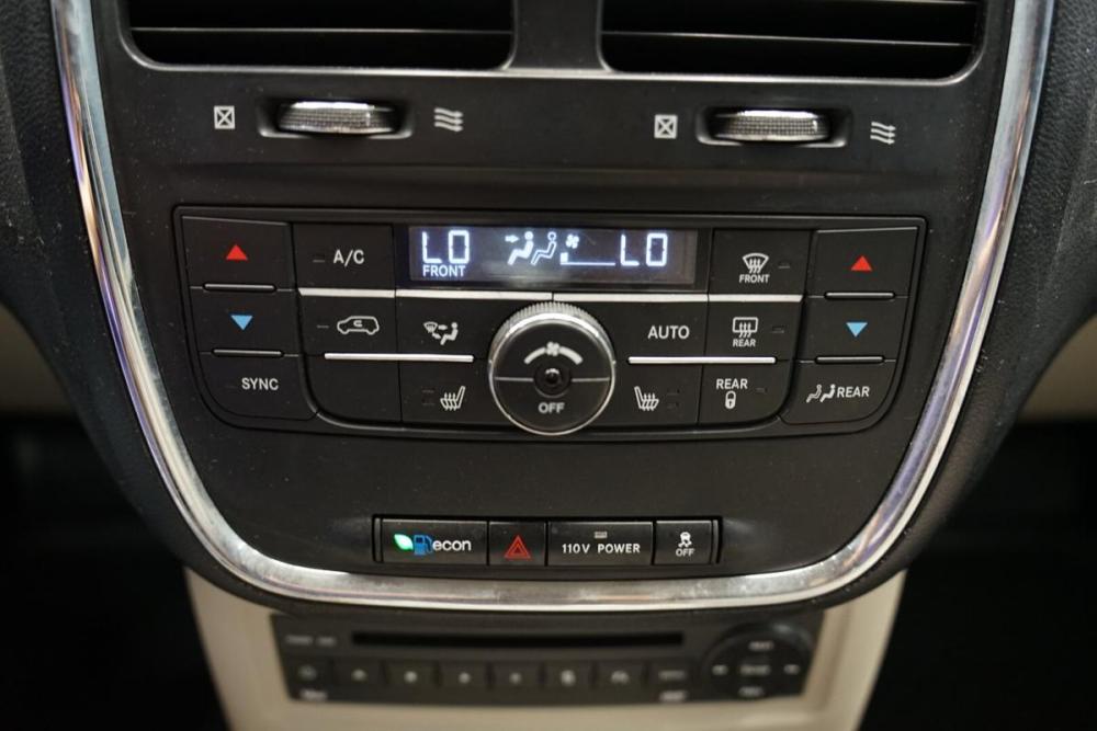 Chrysler Town &amp; Country V Рестайлинг Крым  - изображение 21