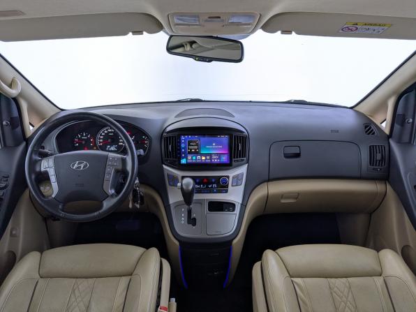 Hyundai H-1 II Рестайлинг 2 с пробегом 2018 года, цена 3 030 000 рублей, 97930 км, минивэн, Автокод Объявления