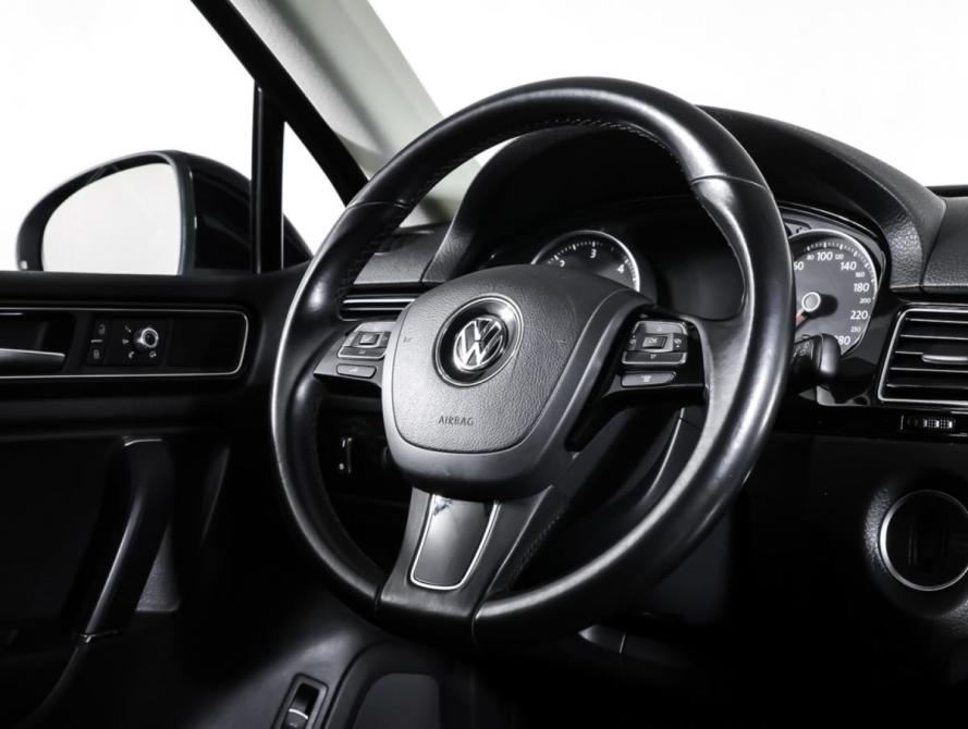 Volkswagen Touareg II Рестайлинг Москва  - изображение 14